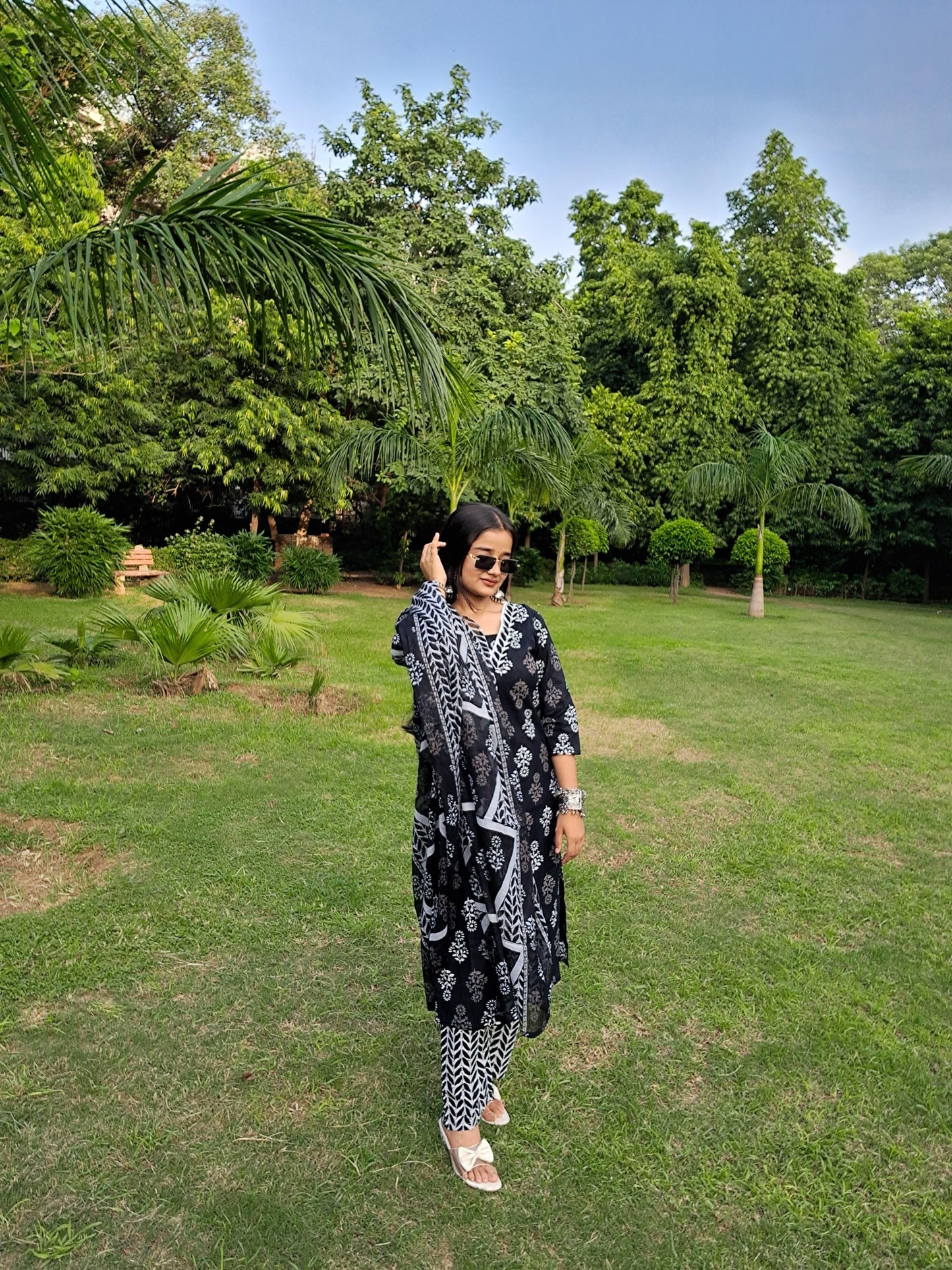 Barnora Sanskari – Black & White Printed Cotton Kurta Set with Dupatta | Festive & Office Wear Kurta Set for Women