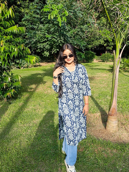 Barnora Aura – Navy Blue & White Printed Cotton Kurta | Daily Wear & Office Wear Kurti for Women